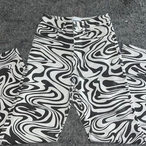 Tillys brown zebra print baggy jeans
